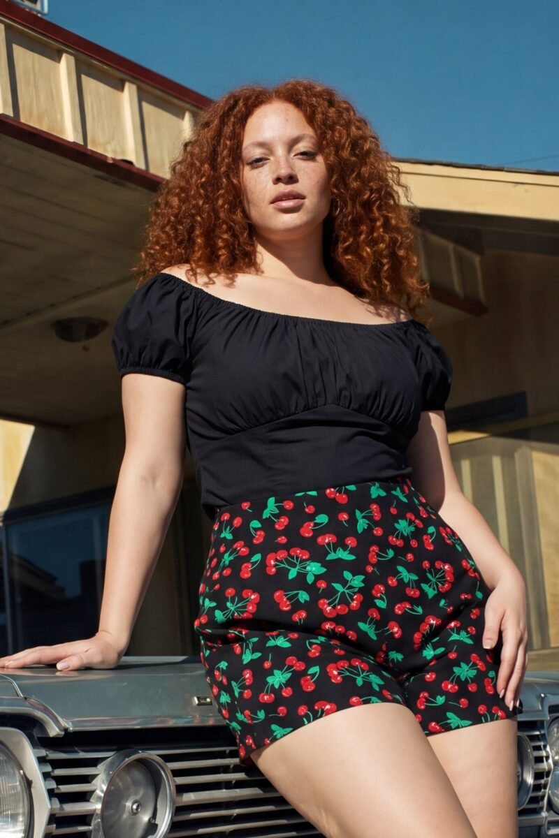 The Perfect Vintage Peasant Top in Black